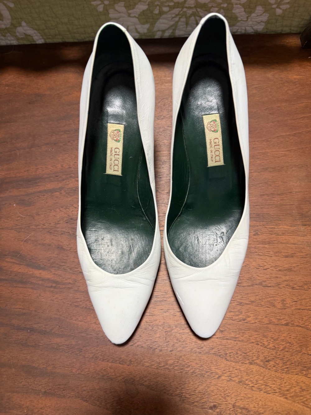 Gucci White Pointed-Toe Leather Heels with Dark Green Insole